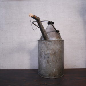 Alternative view of petroleum can 燃料缶　5L