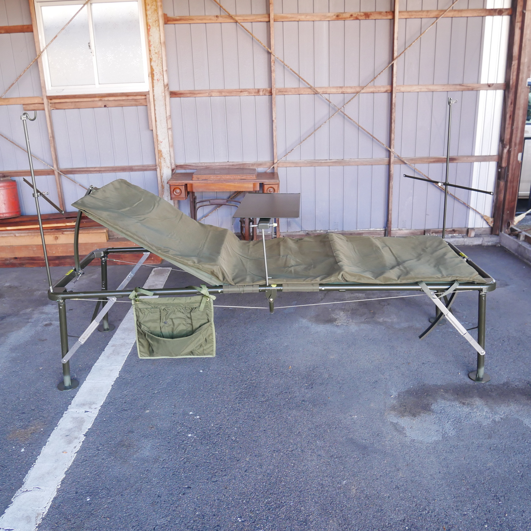 米軍　ベース基地野戦病棟用フォールディングベッド